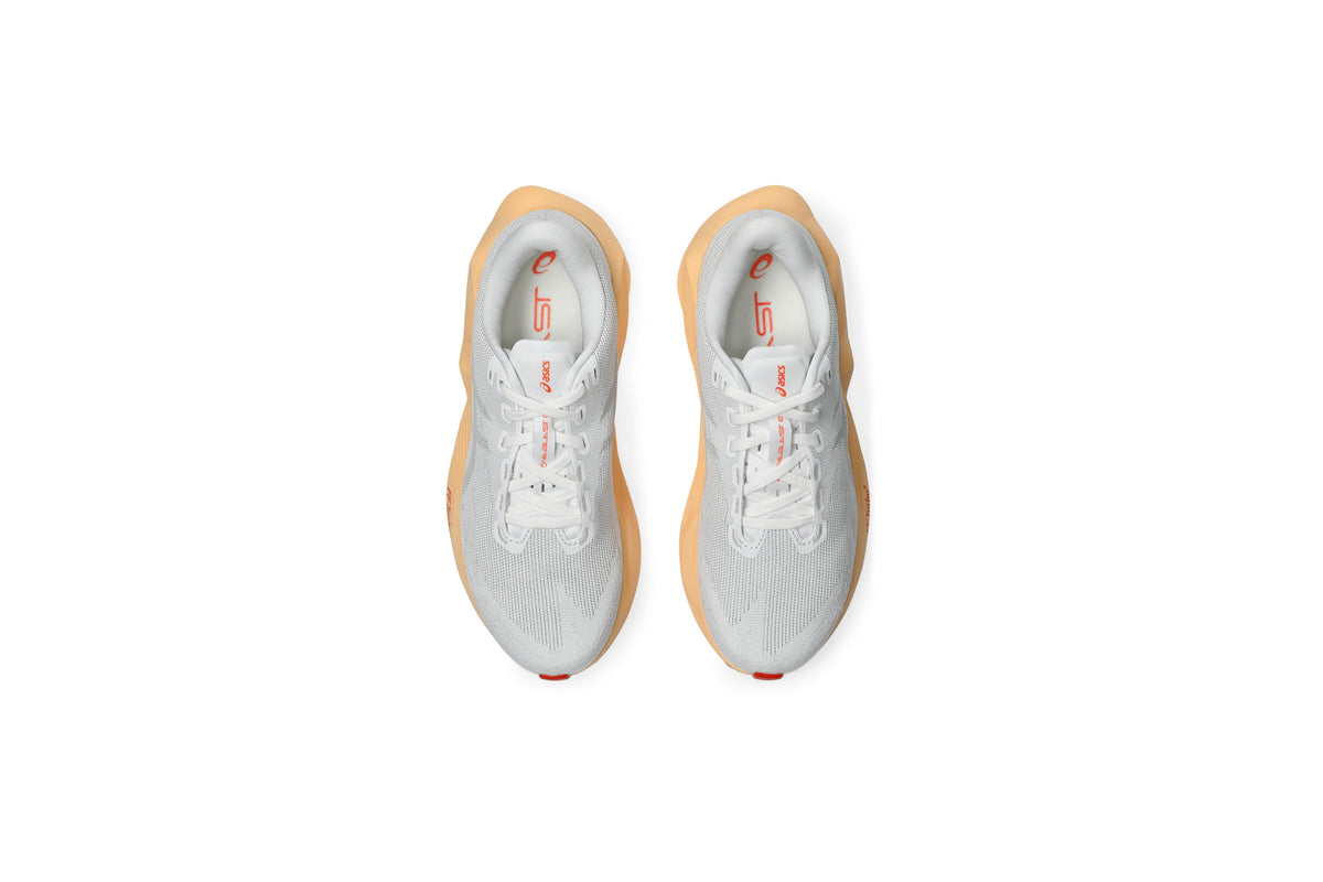 LANÇAMENTO - Tênis de Corrida Asics Novablast 6 - Branco / Laranja - Feminino
